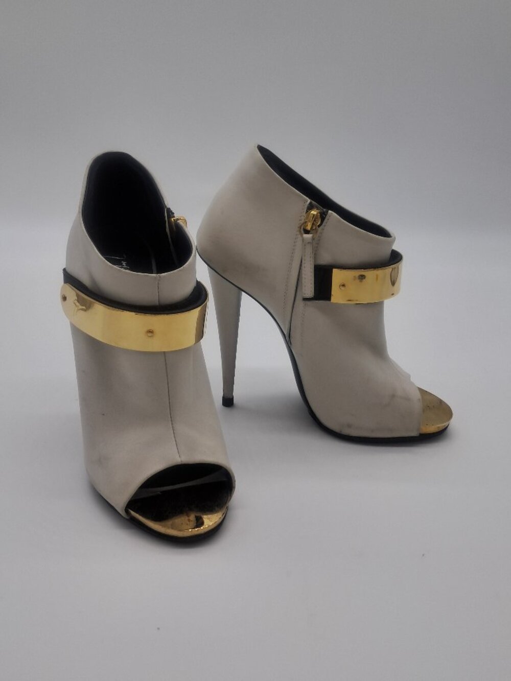 Giuseppe Zanotti Women Open Toe Gold Tone Velcro Front Strap Zip Ankle Boot 37.5
